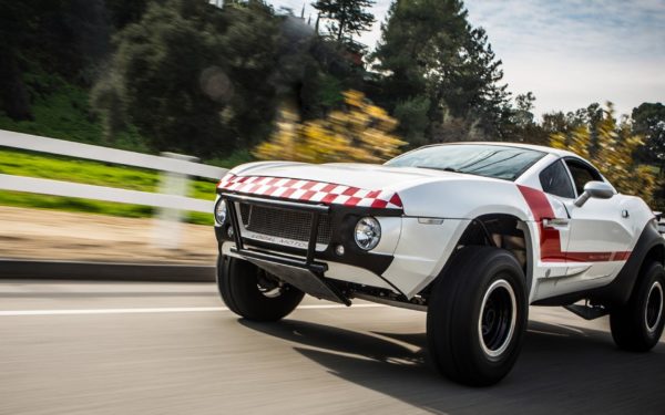 Jay Leno Kolekcjoner I Pasjonat Motoryzacji Zza Oceanu Prezentuje Rally Fightera