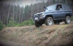 Toyota Land Cruiser J7 Uterenowiony Klasyk Toyota Land Cruiser J7 Uterenowiony Klasyk