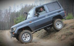 Toyota Land Cruiser J7 Uterenowiony Klasyk Toyota Land Cruiser J7 Uterenowiony Klasyk