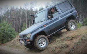 Toyota Land Cruiser J7 Uterenowiony Klasyk Toyota Land Cruiser J7 Uterenowiony Klasyk