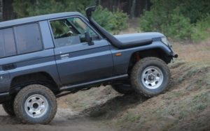 Toyota Land Cruiser J7 Uterenowiony Klasyk Toyota Land Cruiser J7 Uterenowiony Klasyk